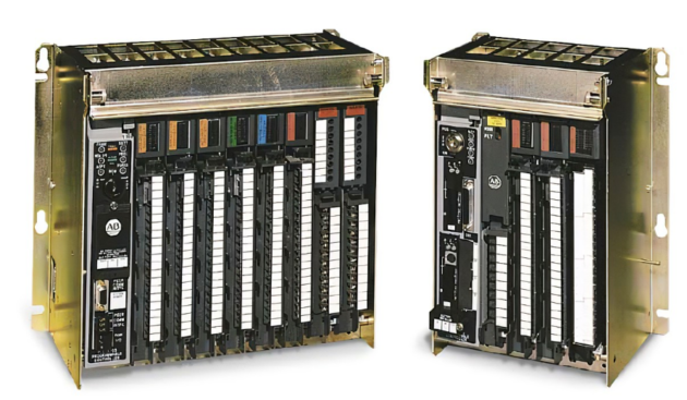 A-B 1756-A10 Digital I/O Module - Image 2